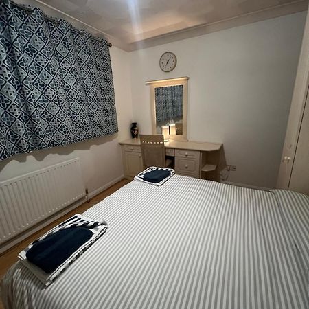 Double Room At The Bungalow With Shared Shower Room Kettering Exterior photo