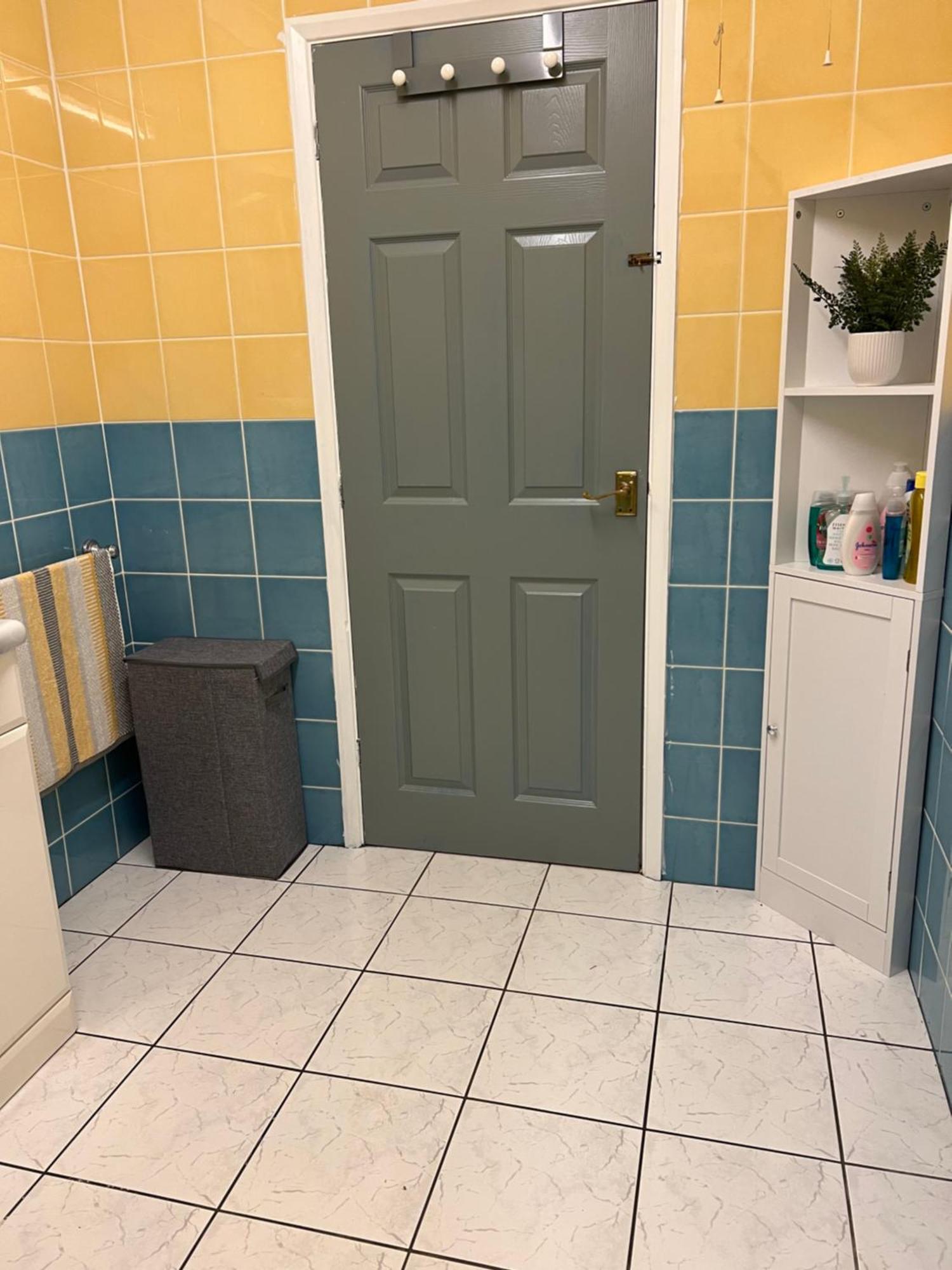 Double Room At The Bungalow With Shared Shower Room Kettering Exterior photo