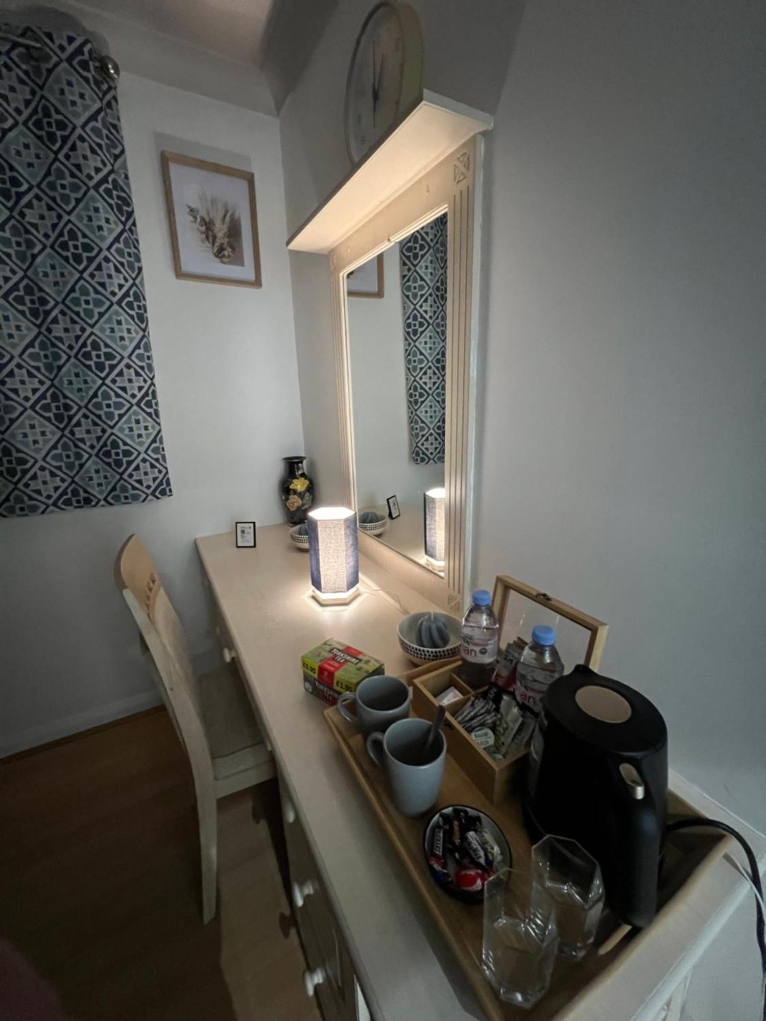 Double Room At The Bungalow With Shared Shower Room Kettering Exterior photo